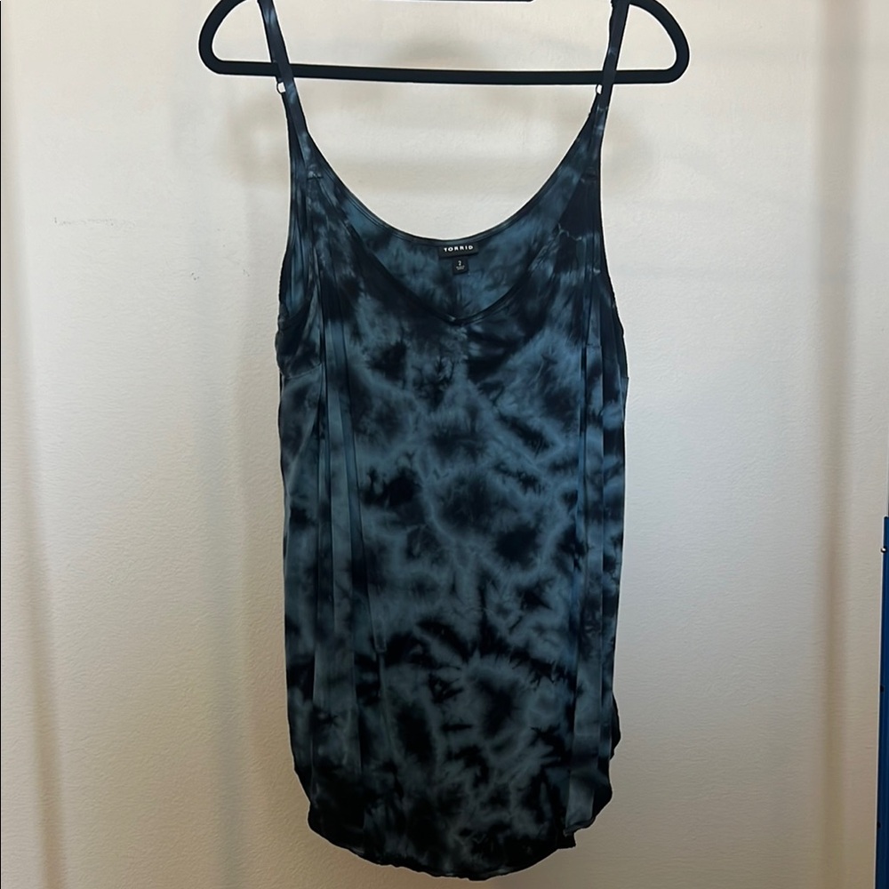 Torrid size 2 Blue Tie-Dye Women's Top